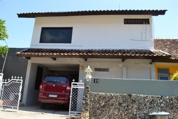 Dijual Rumah Lokasi Strategis di Kuta Bali – R1007