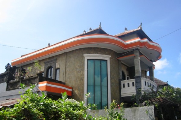 Rumah mewah disewakan di Sidakarya Denpasar R1101